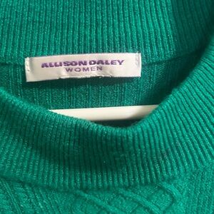 Allison Daley Women's Vibrant Green Crew Neck Sweater